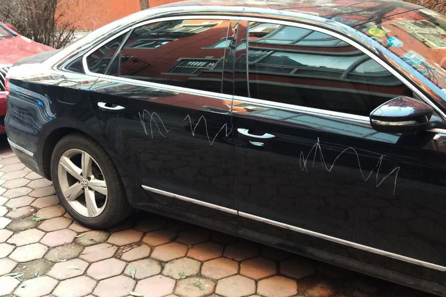 物業(yè)費不等于保管費，業(yè)主車輛被劃，找物業(yè)索賠被駁回！